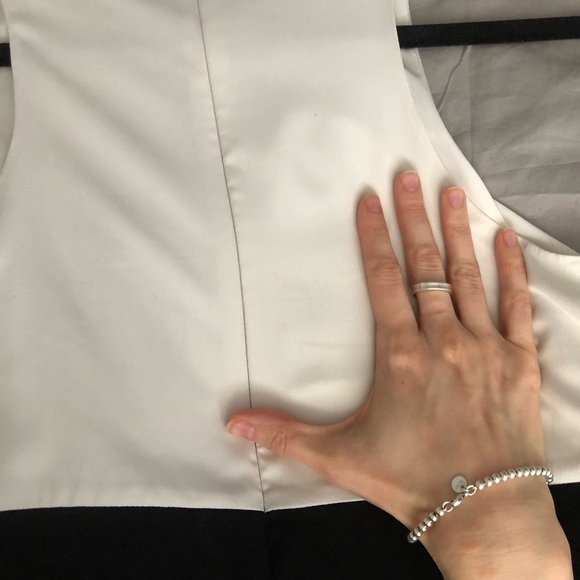 Banana republic black and white pleated dress - size 0 - Picture 5 of 7